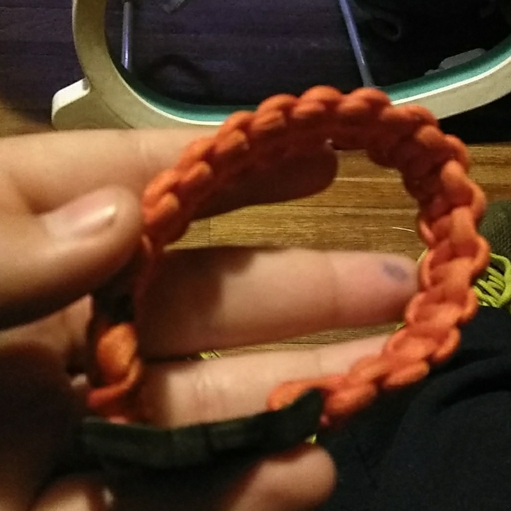 Paracord bracelet